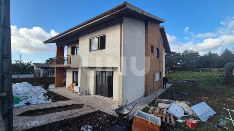 Moradia T3 para Venda em Santa Maria de Lamas Foto 4