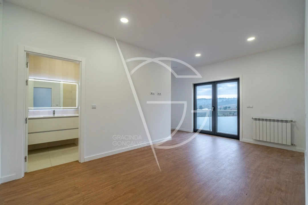 Moradia T4 para Venda em Mirandela Foto 11