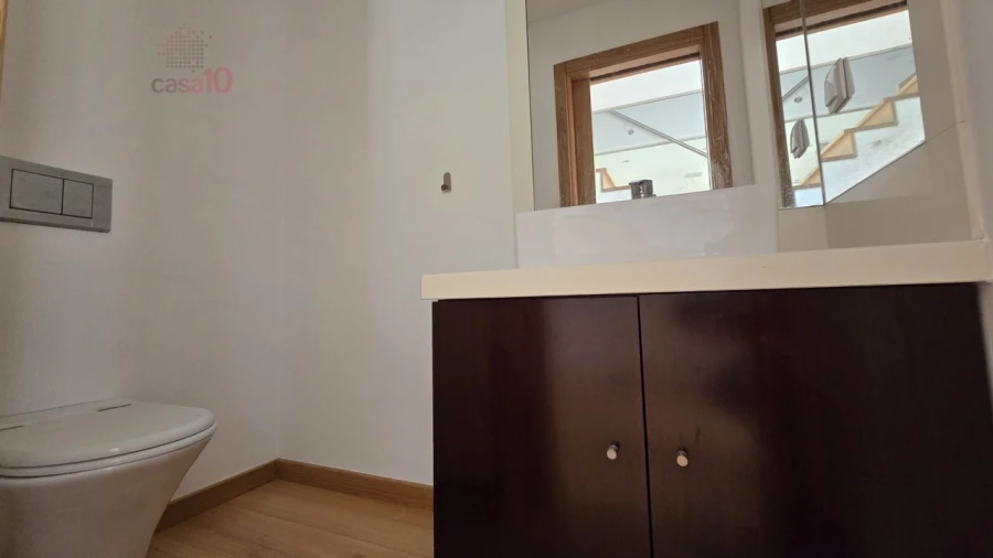 Moradia T4 para Arrendamento em Rio de Mouro Foto 10