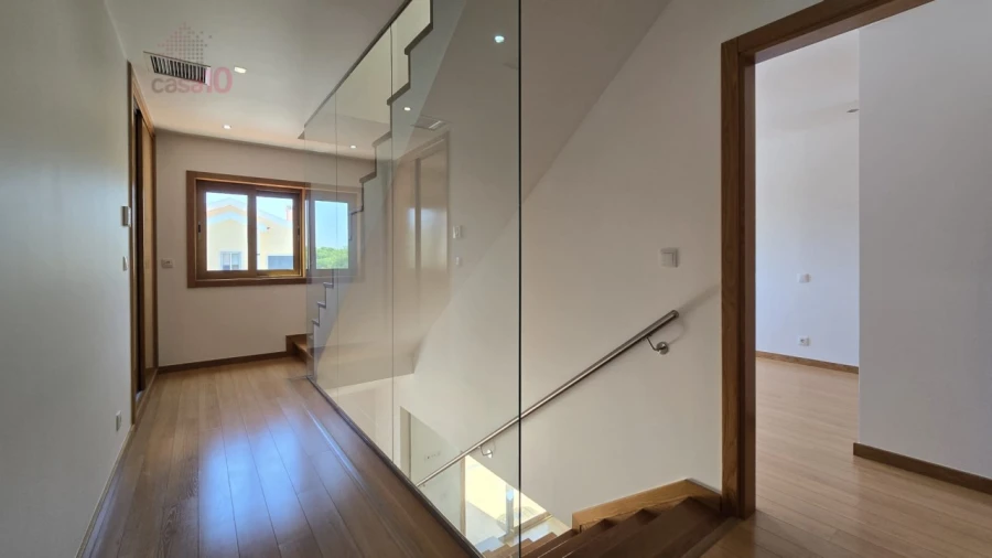 Moradia T4 para Arrendamento em Rio de Mouro Foto 17