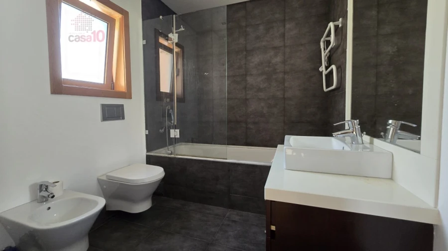 Moradia T4 para Arrendamento em Rio de Mouro Foto 20