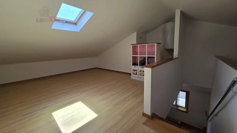 Moradia T4 para Arrendamento em Rio de Mouro Foto 24