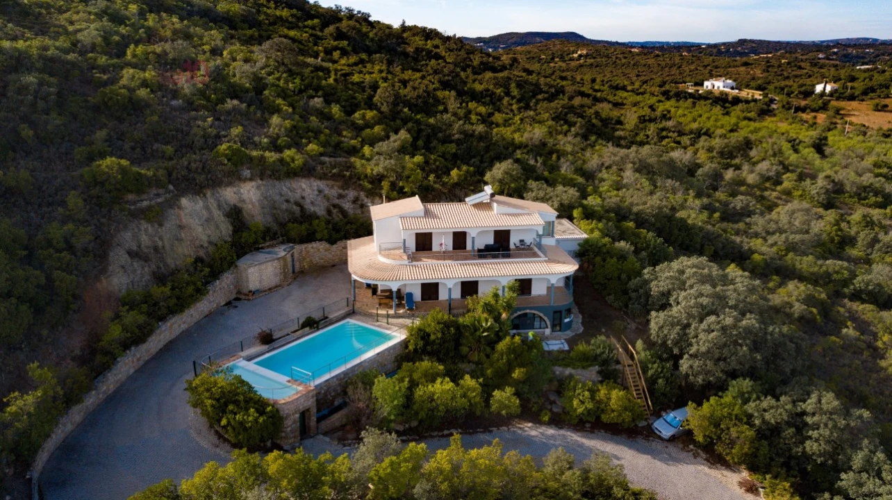 Quinta T4 para Venda em Santa Barbara de Nexe Foto 3