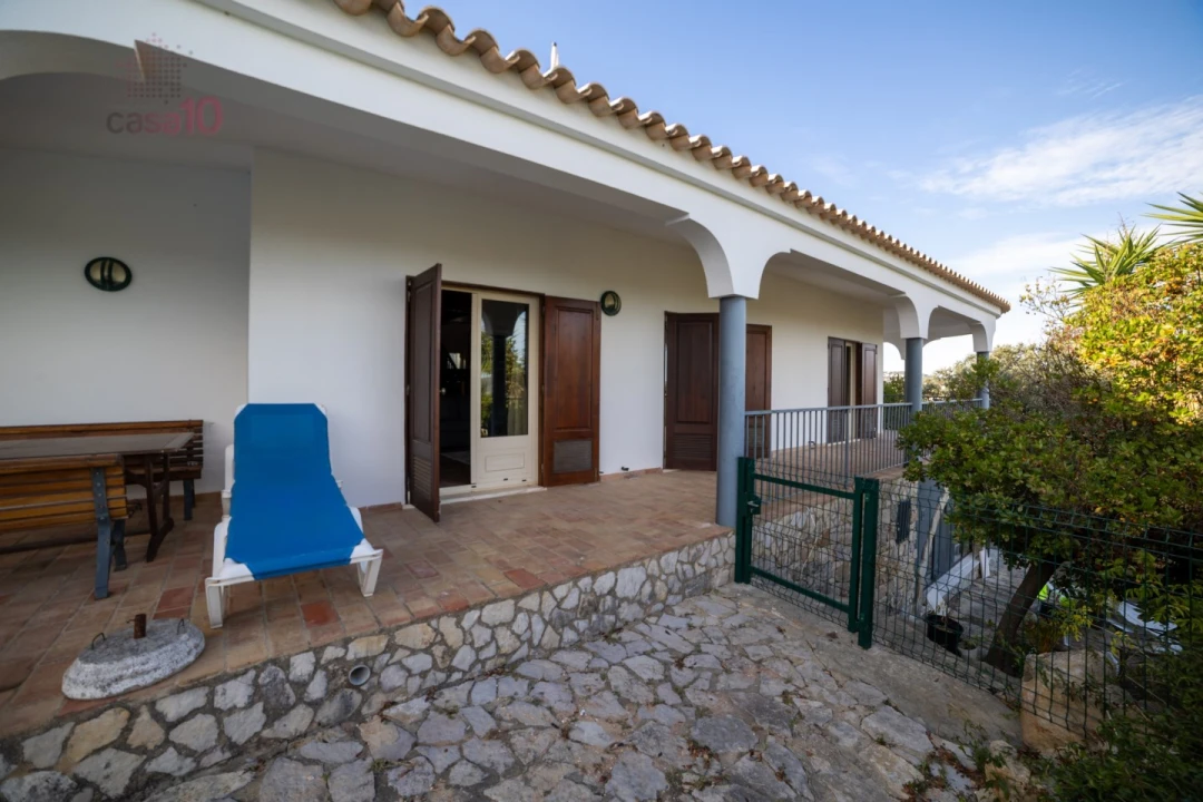 Quinta T4 para Venda em Santa Barbara de Nexe Foto 10