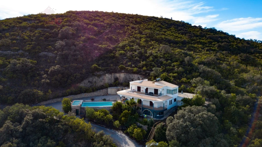 Quinta T4 para Venda em Santa Barbara de Nexe Foto 2