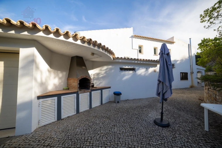 Quinta T4 para Venda em Santa Barbara de Nexe Foto 4