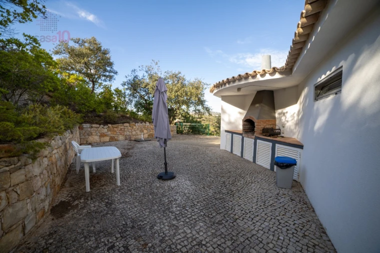 Quinta T4 para Venda em Santa Barbara de Nexe Foto 9