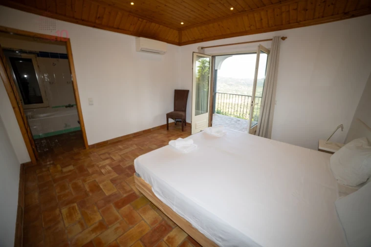 Quinta T4 para Venda em Santa Barbara de Nexe Foto 29