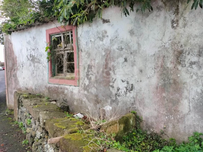 Moradia T1 para Venda em Lajes Foto 1