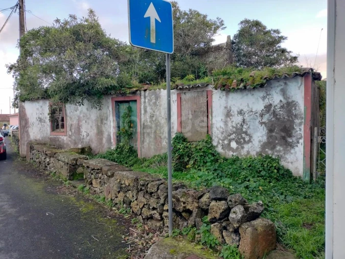 Moradia T1 para Venda em Lajes Foto 2