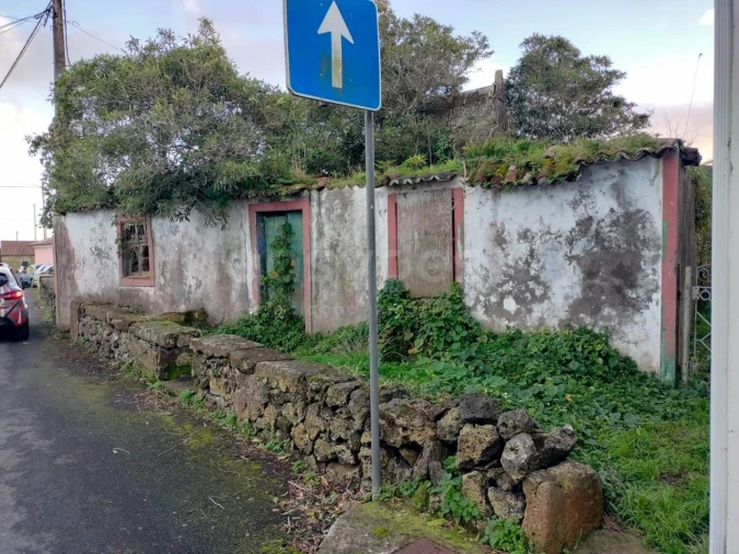 Moradia T1 para Venda em Lajes Foto 3