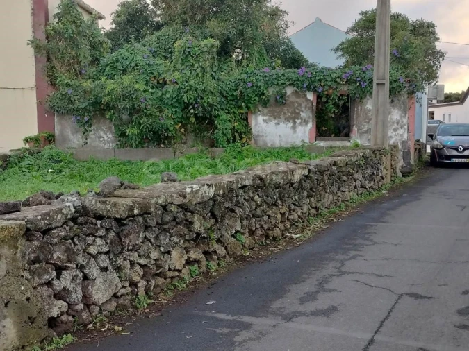 Moradia T1 para Venda em Lajes Foto 22