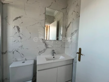Apartamento T1 para Venda em Campo de Ourique