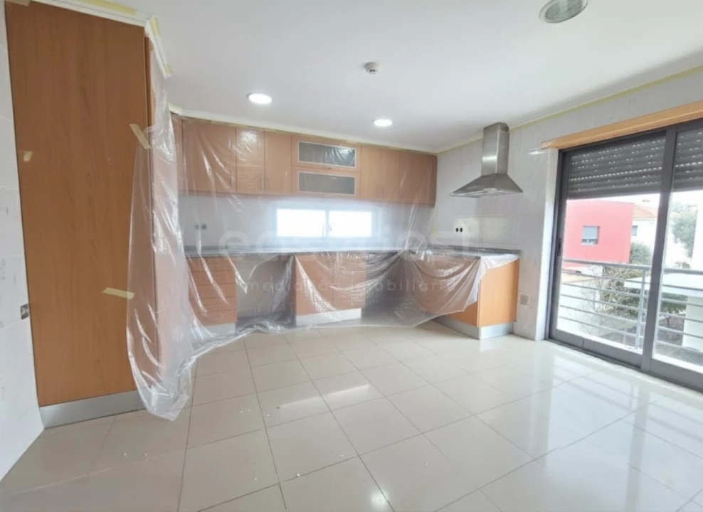 Moradia T5 para Venda em Laranjeiro e Feijó Foto 3