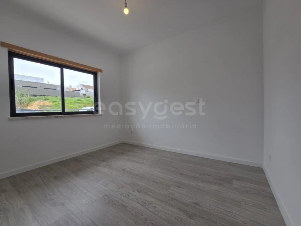 Moradia T5 para Venda em Laranjeiro e Feijó Foto 6