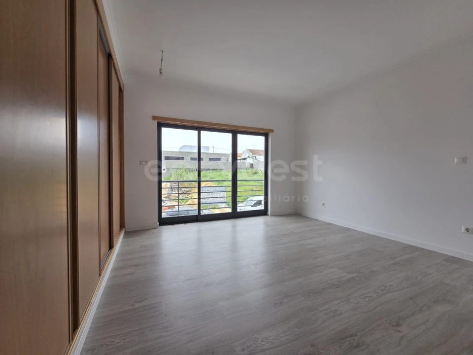 Moradia T5 para Venda em Laranjeiro e Feijó Foto 10