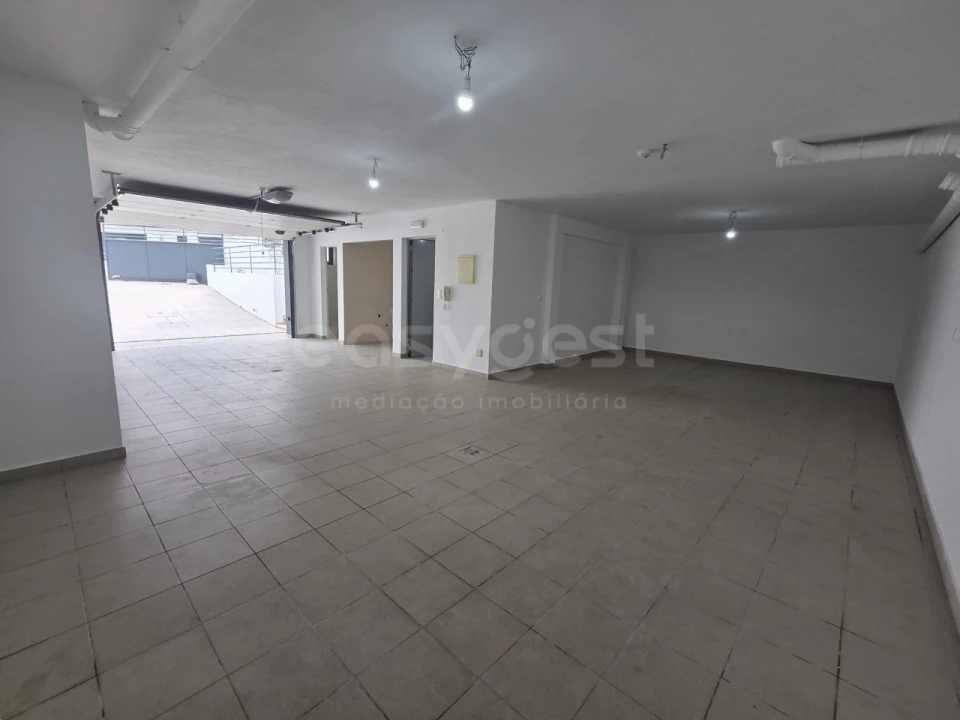 Moradia T5 para Venda em Laranjeiro e Feijó Foto 18