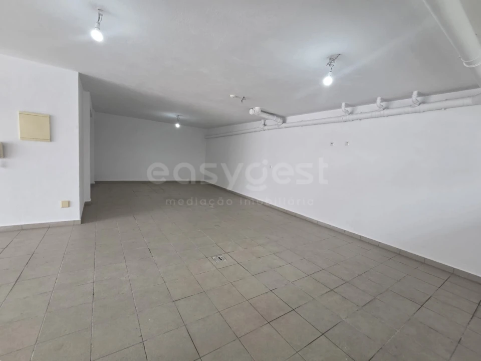 Moradia T5 para Venda em Laranjeiro e Feijó Foto 20