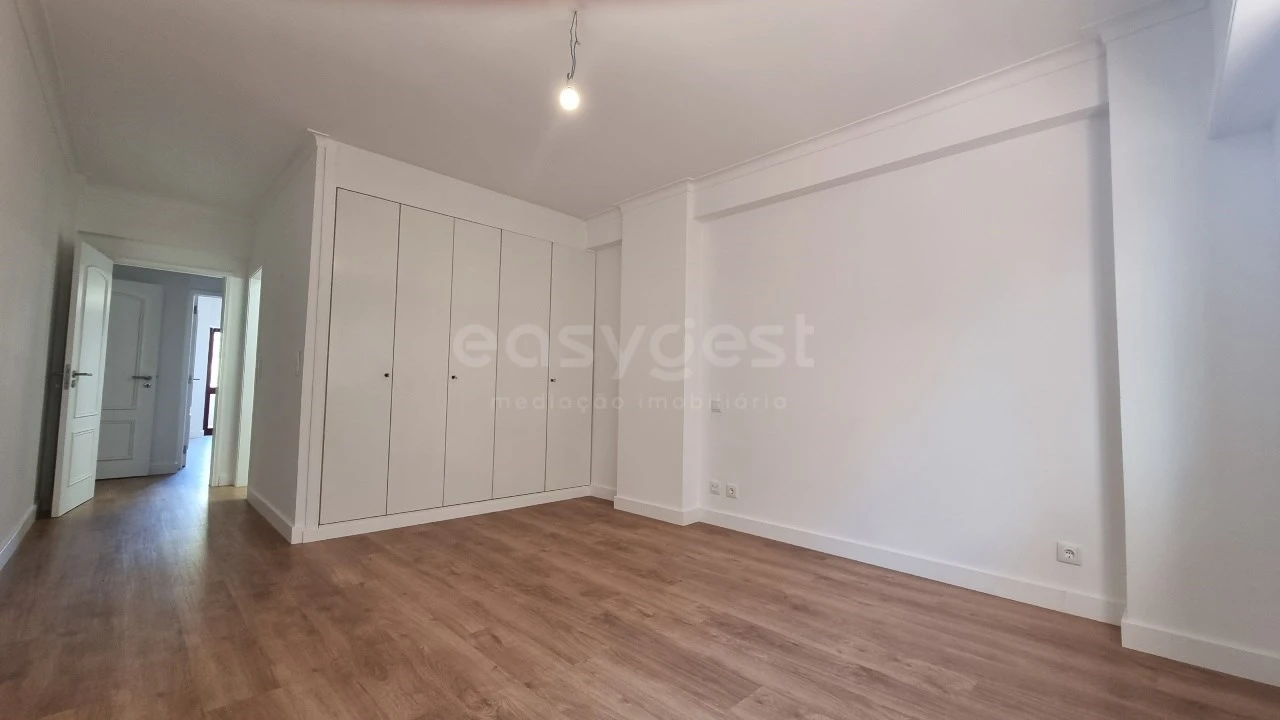 Apartamento T3 para Venda em São Domingos de Benfica Foto 8