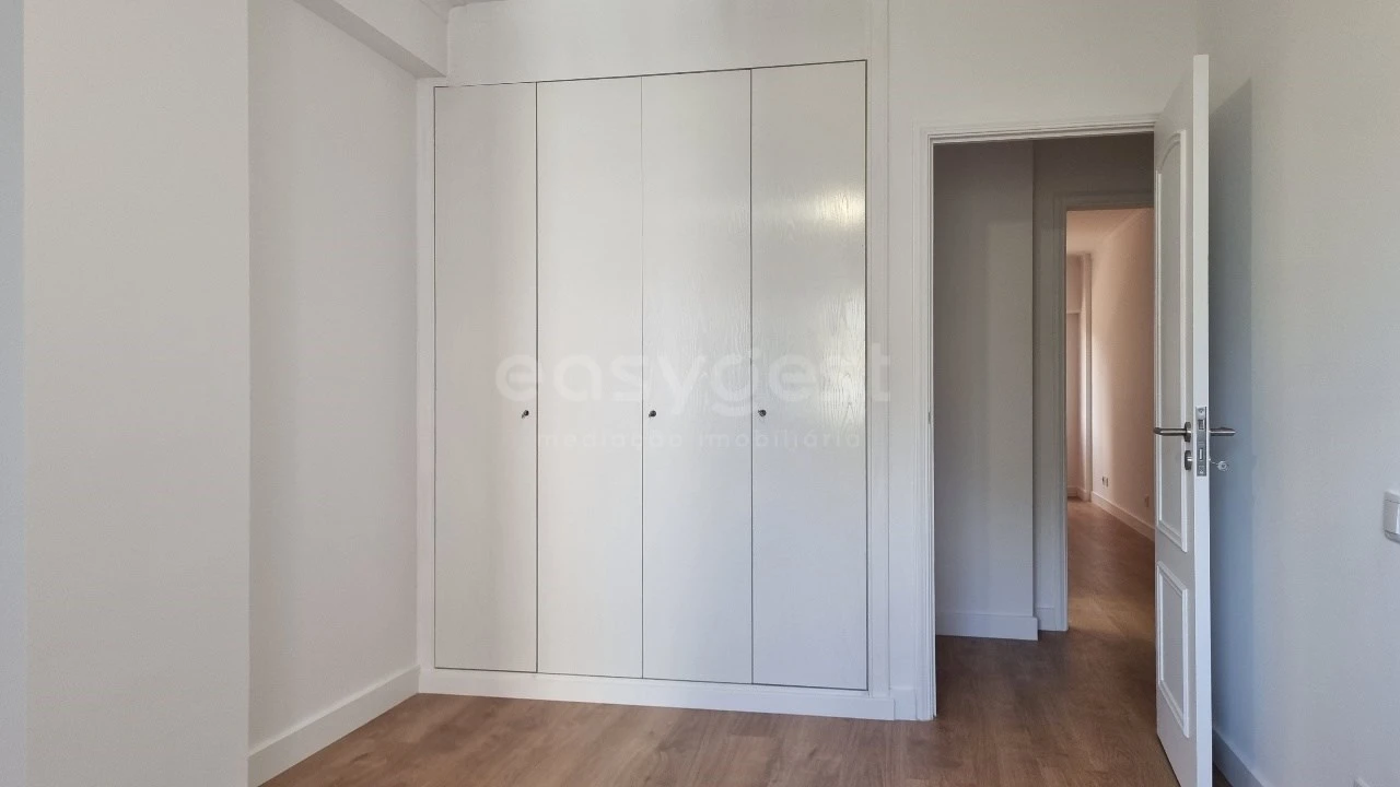 Apartamento T3 para Venda em São Domingos de Benfica Foto 9