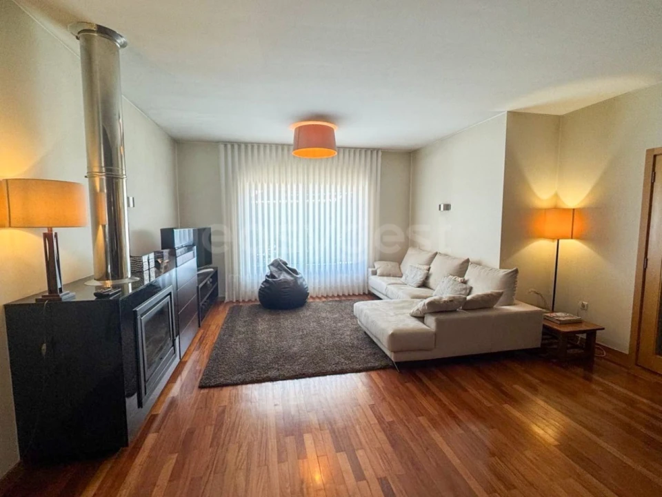 Moradia T3 para Venda em Barrô e Aguada de Baixo Foto 1