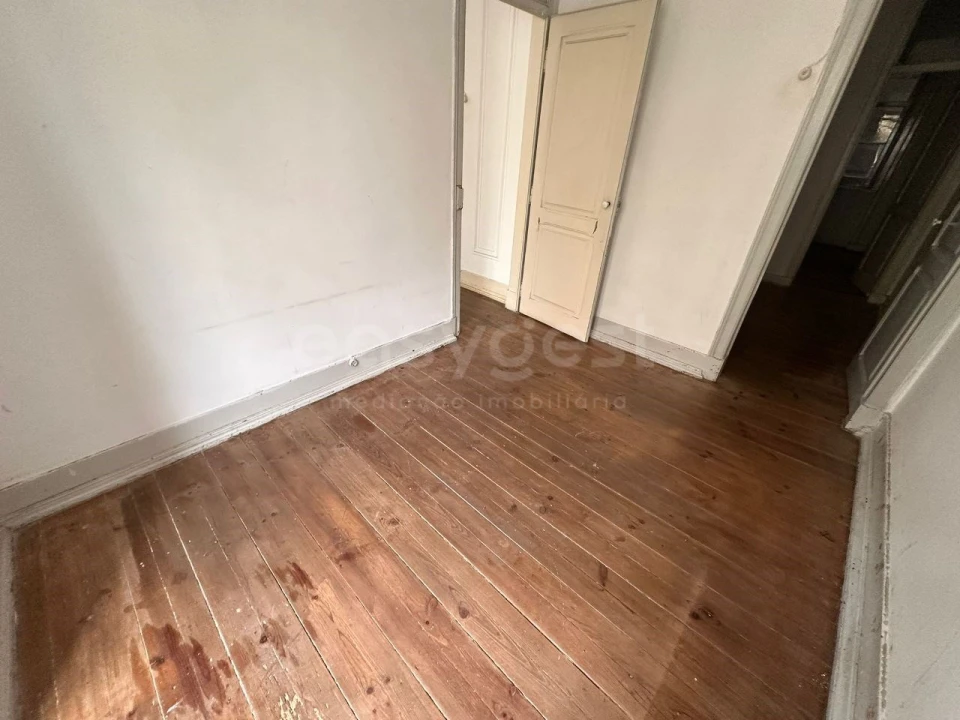 Apartamento T5 para Venda em Avenidas Novas Foto 2