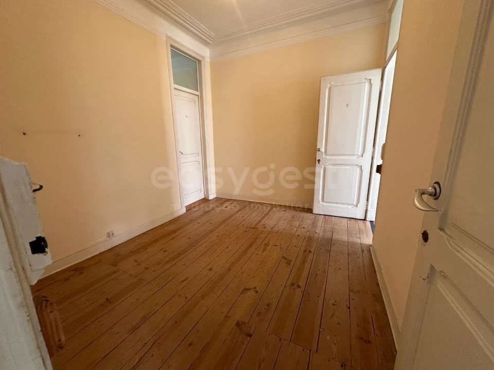 Apartamento T5 para Venda em Avenidas Novas Foto 13