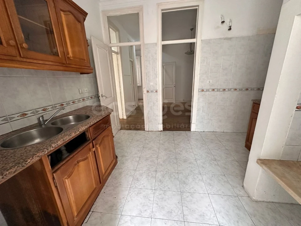 Apartamento T5 para Venda em Avenidas Novas Foto 16