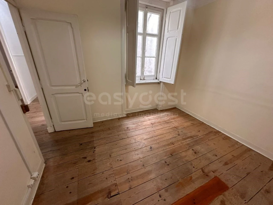 Apartamento T5 para Venda em Avenidas Novas Foto 24