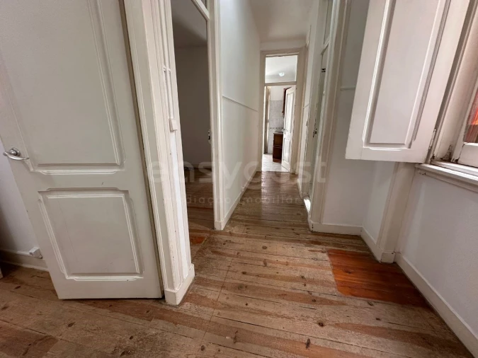 Apartamento T5 para Venda em Avenidas Novas Foto 6