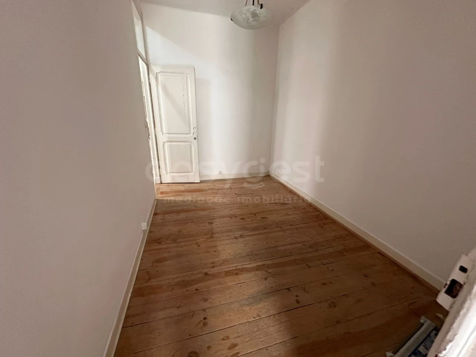 Apartamento T5 para Venda em Avenidas Novas Foto 28