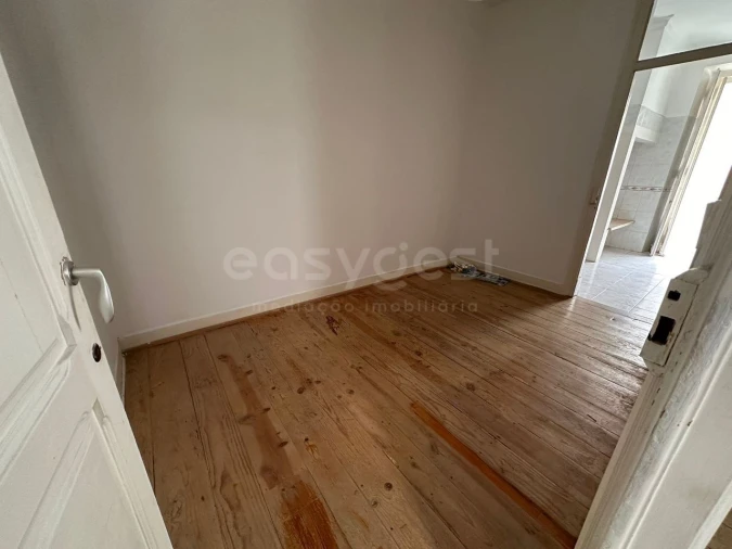 Apartamento T5 para Venda em Avenidas Novas Foto 2