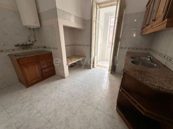 Apartamento T5 para Venda em Avenidas Novas Foto 13