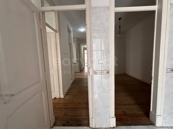 Apartamento T5 para Venda em Avenidas Novas Foto 22