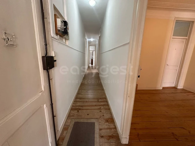 Apartamento T5 para Venda em Avenidas Novas Foto 29