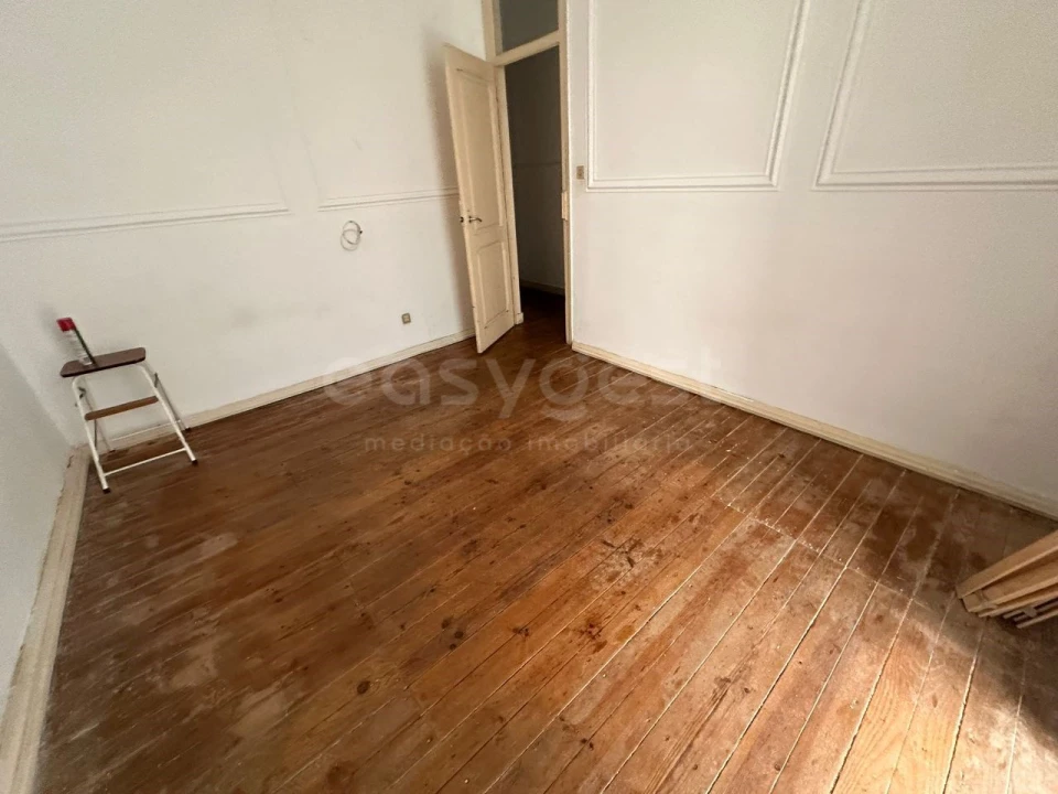 Apartamento T5 para Venda em Avenidas Novas Foto 3
