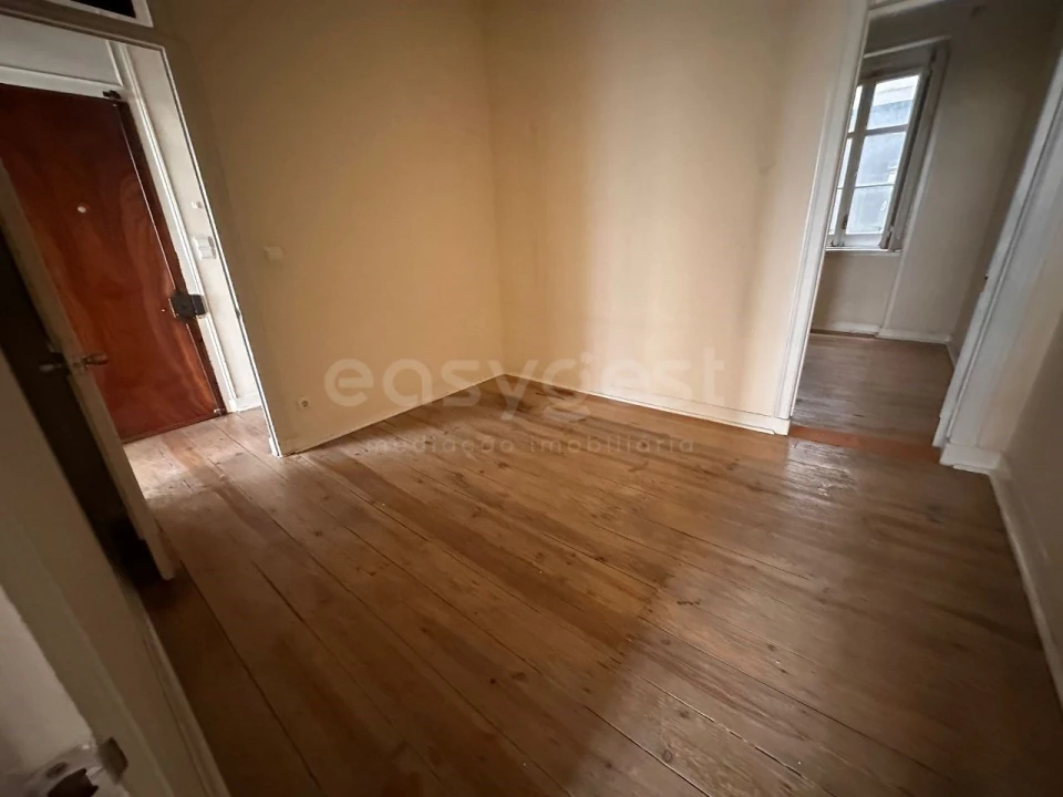 Apartamento T5 para Venda em Avenidas Novas Foto 7