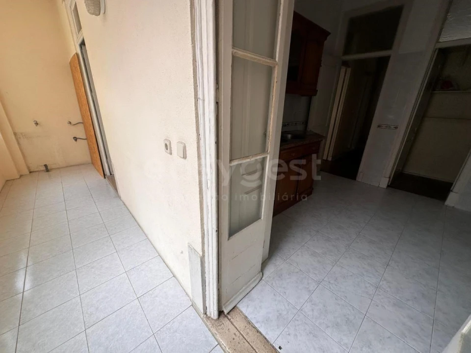 Apartamento T5 para Venda em Avenidas Novas Foto 12
