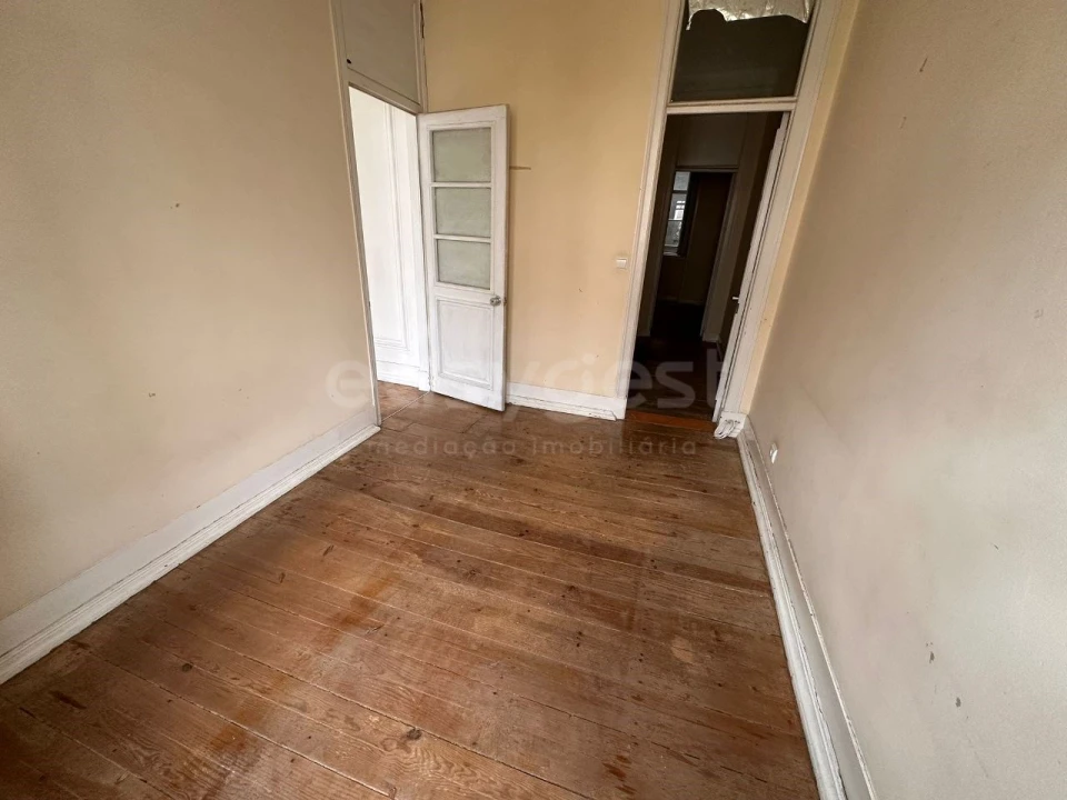 Apartamento T5 para Venda em Avenidas Novas Foto 14