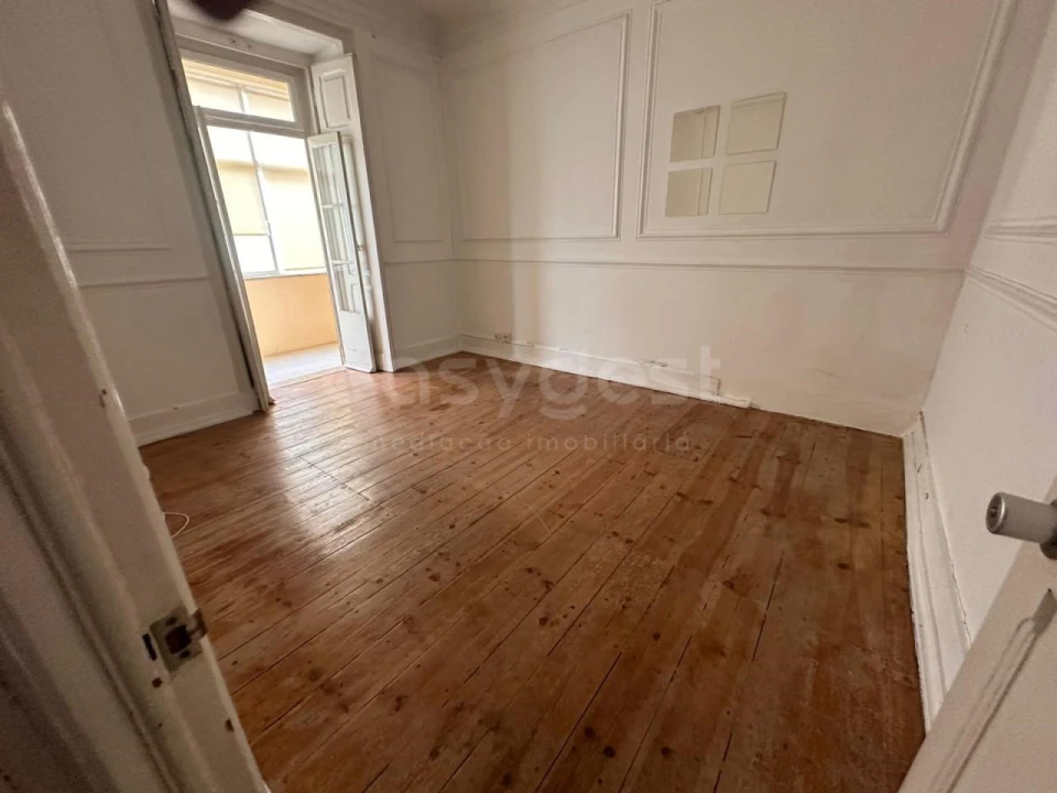 Apartamento T5 para Venda em Avenidas Novas Foto 18