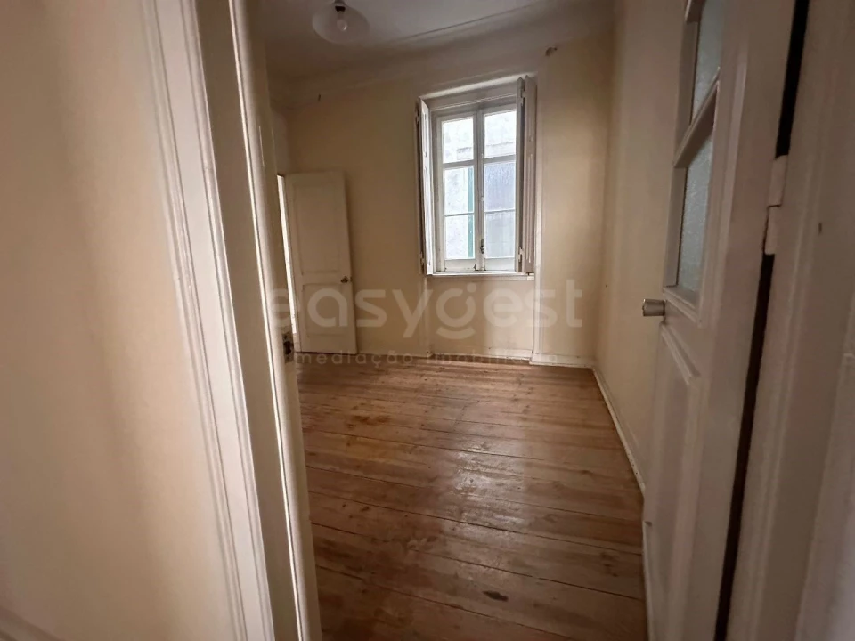 Apartamento T5 para Venda em Avenidas Novas Foto 25