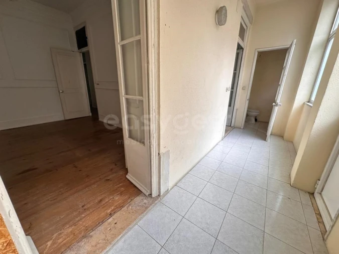 Apartamento T5 para Venda em Avenidas Novas Foto 15