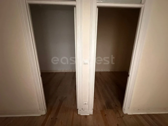 Apartamento T5 para Venda em Avenidas Novas Foto 26