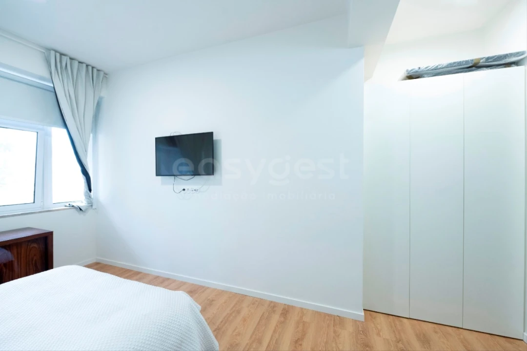 Apartamento T2 para Venda em Areeiro Foto 11