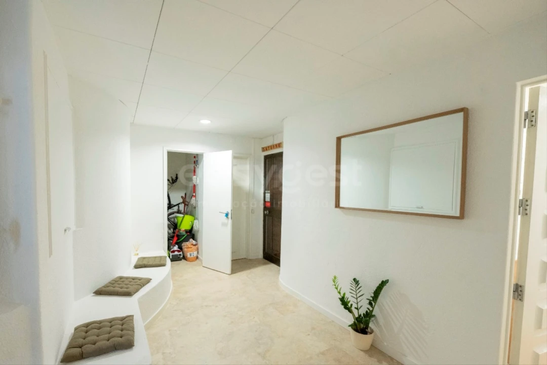 Apartamento T2 para Venda em Areeiro Foto 23