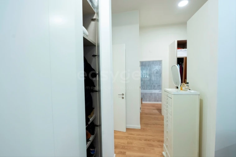 Apartamento T2 para Venda em Areeiro Foto 18