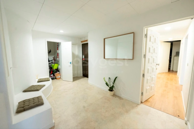 Apartamento T2 para Venda em Areeiro Foto 22