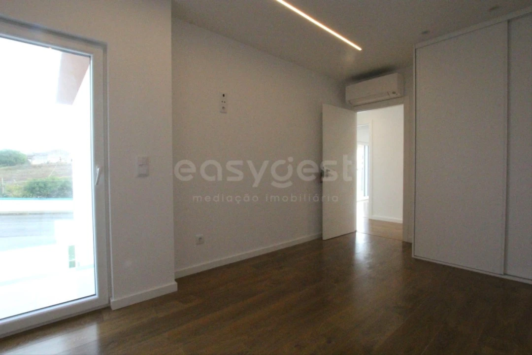 Moradia T4 para Venda em Lourinhã e Atalaia Foto 12