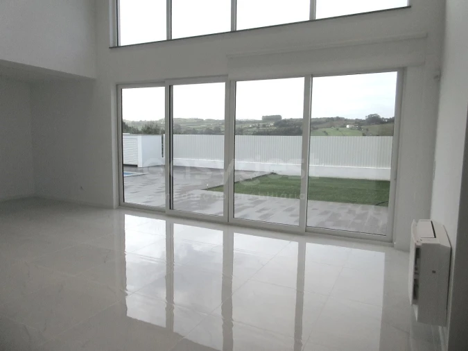 Moradia T4 para Venda em Lourinhã e Atalaia Foto 3