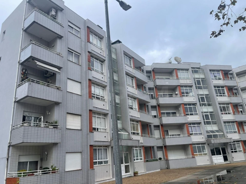 Apartamento T3 para Venda em Vila Nova de Famalicão e Calendário Foto 1